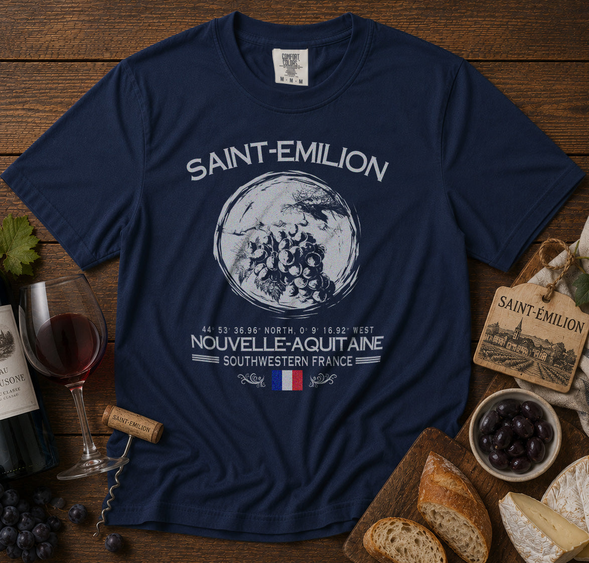 Saint-Émilion T-Shirt in Navy - roamstride graphic tee